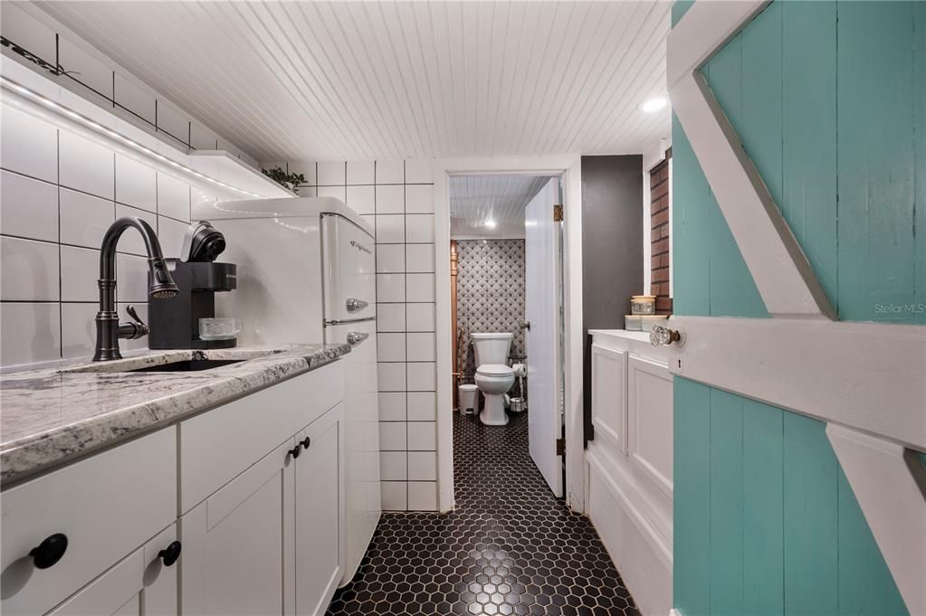 На продажу: $899,900 (4 спален, 4 ванн, 4558 Квадратных фут)