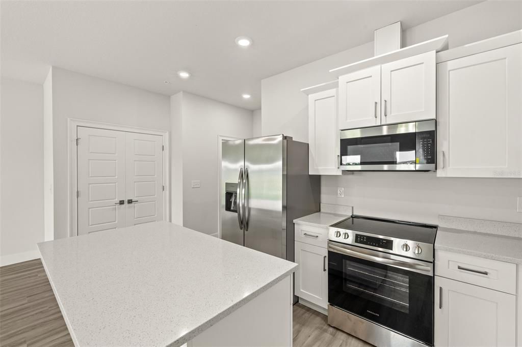 For Rent: $2,500 (3 beds, 2 baths, 1265 Square Feet)
