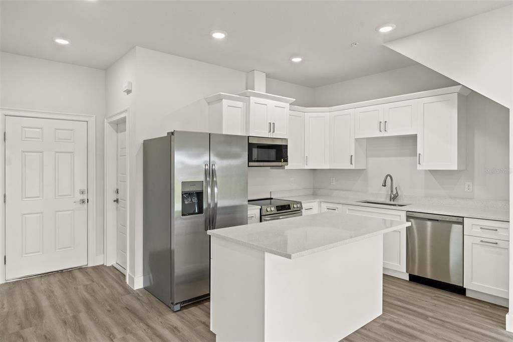 For Rent: $2,500 (3 beds, 2 baths, 1265 Square Feet)