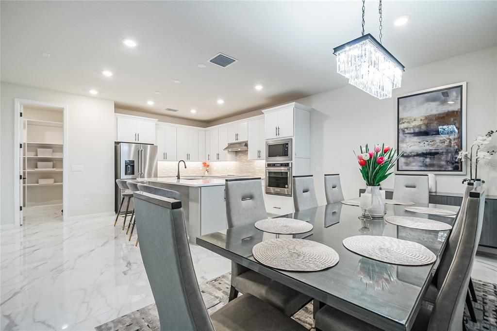 En Venta: $999,000 (5 camas, 4 baños, 3777 Pies cuadrados)
