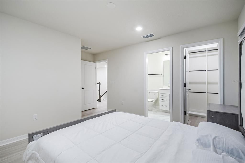 En Venta: $999,000 (5 camas, 4 baños, 3777 Pies cuadrados)