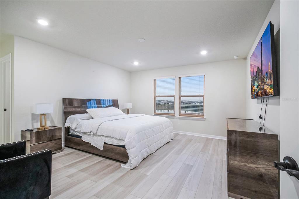 En Venta: $999,000 (5 camas, 4 baños, 3777 Pies cuadrados)