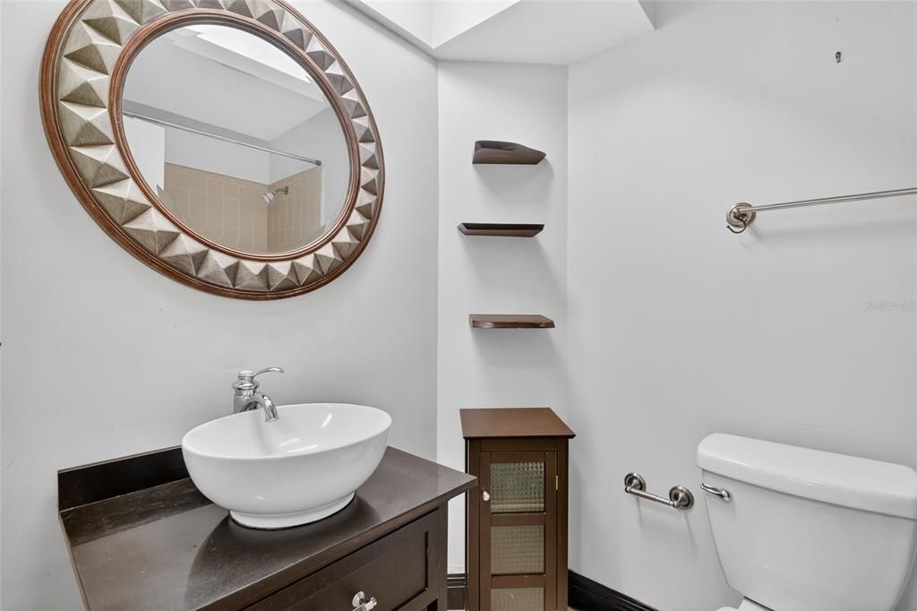 Под контрактом: $264,900 (2 спален, 2 ванн, 1101 Квадратных фут)