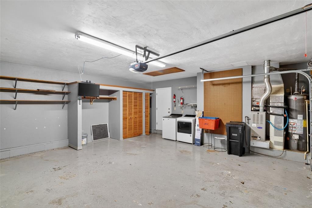 Под контрактом: $264,900 (2 спален, 2 ванн, 1101 Квадратных фут)