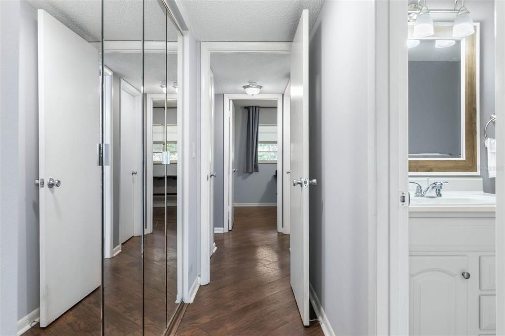 На продажу: $144,900 (2 спален, 2 ванн, 932 Квадратных фут)