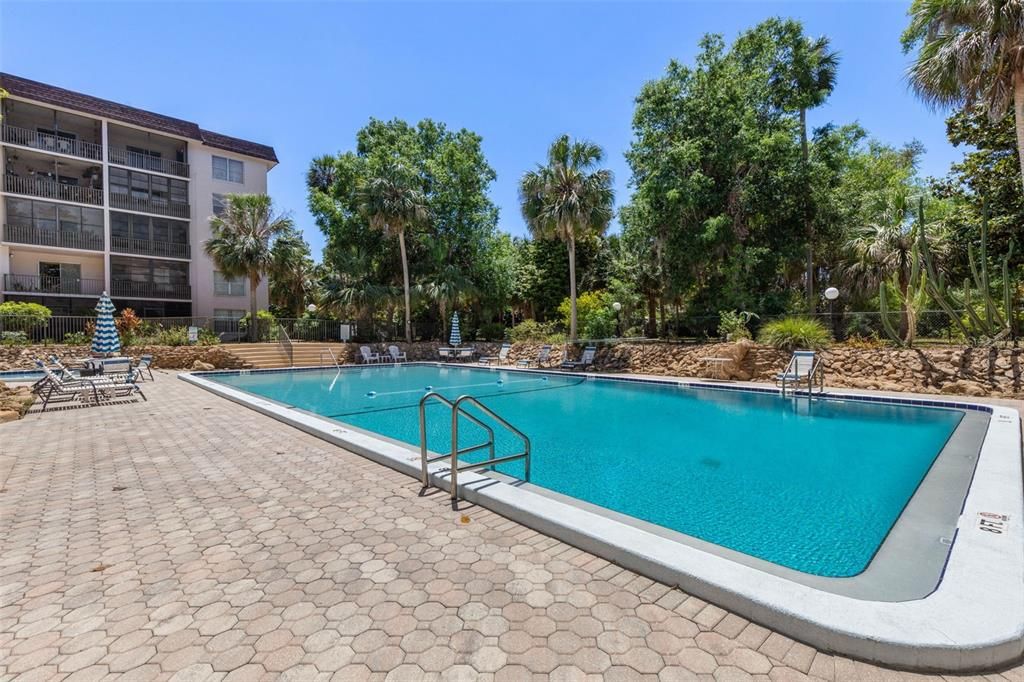 На продажу: $144,900 (2 спален, 2 ванн, 932 Квадратных фут)