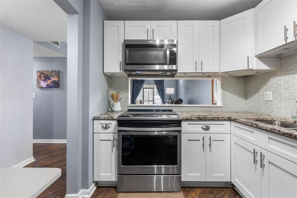 На продажу: $144,900 (2 спален, 2 ванн, 932 Квадратных фут)