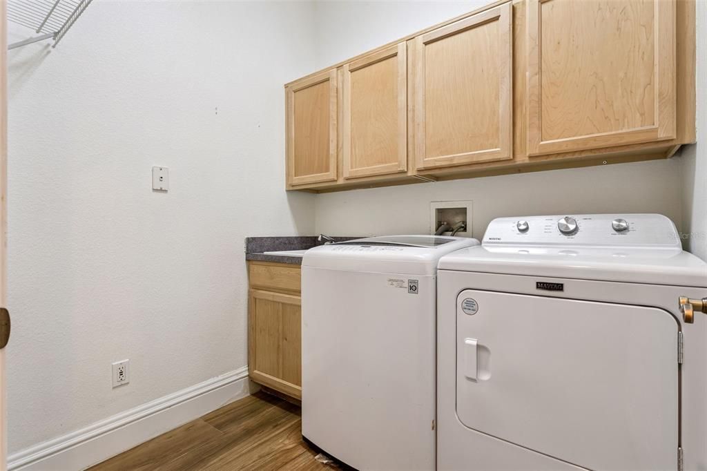 Active With Contract: $799,000 (4 beds, 3 baths, 3621 Square Feet)