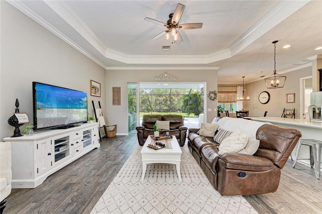 Activo con contrato: $699,000 (3 camas, 2 baños, 2395 Pies cuadrados)