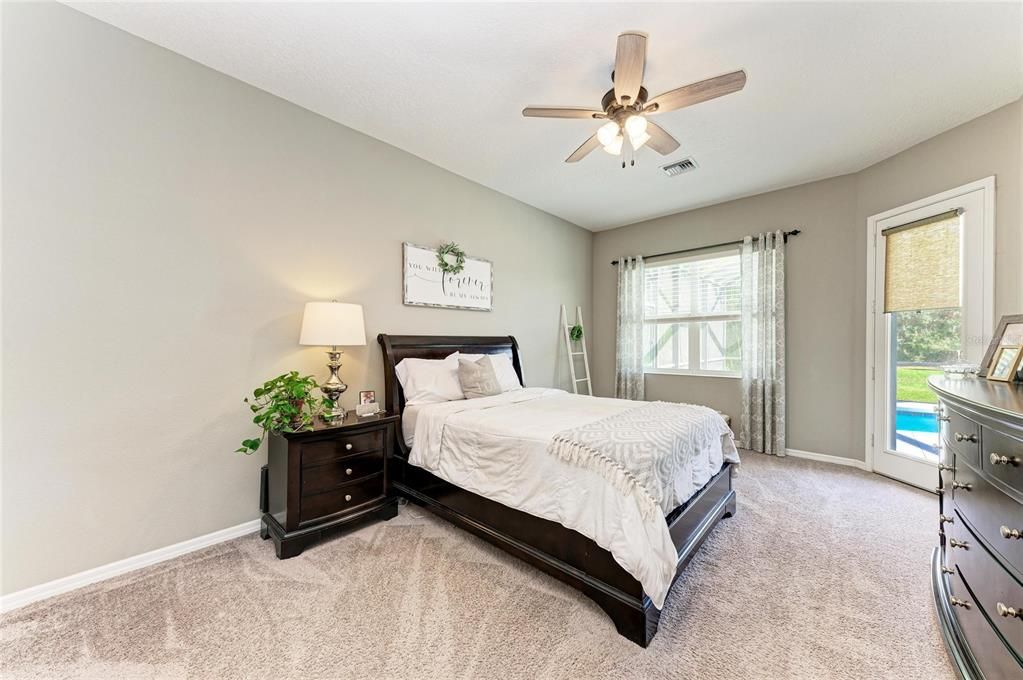 Activo con contrato: $699,000 (3 camas, 2 baños, 2395 Pies cuadrados)