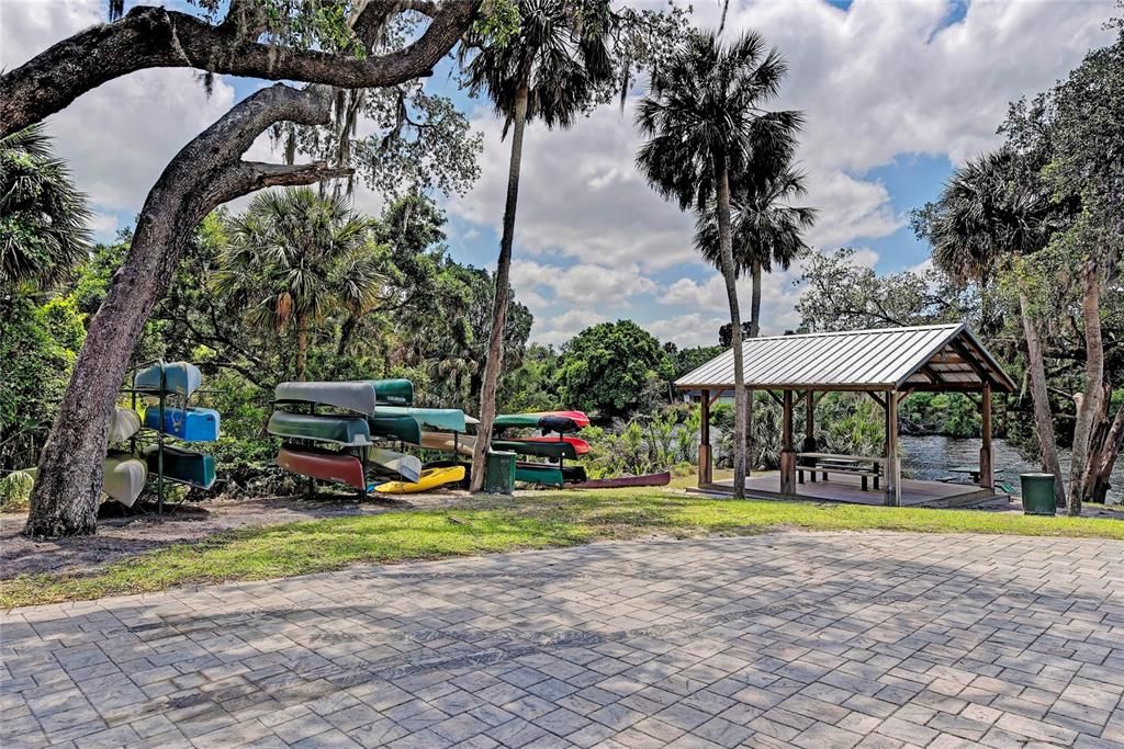 Activo con contrato: $699,000 (3 camas, 2 baños, 2395 Pies cuadrados)