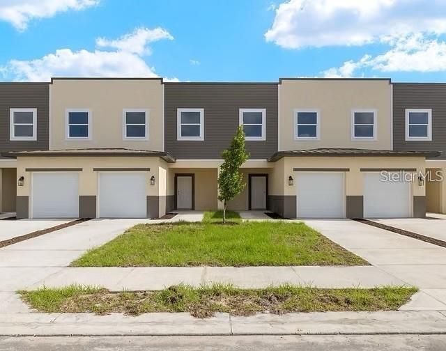 Recently Rented: $2,500 (3 beds, 2 baths, 1265 Square Feet)