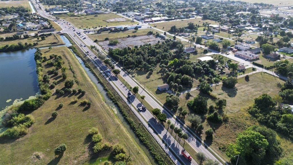 待售: $279,900 (1.02 acres)
