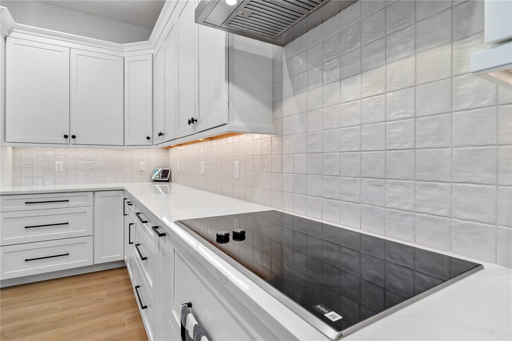 На продажу: $825,000 (4 спален, 3 ванн, 2601 Квадратных фут)