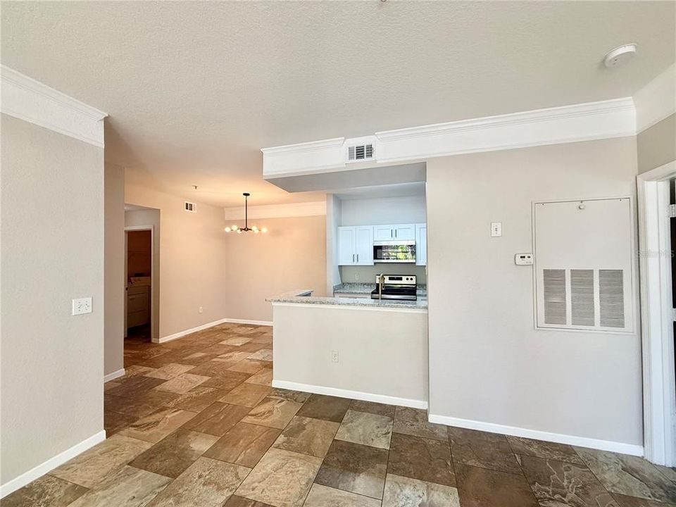Под контрактом: $169,000 (2 спален, 2 ванн, 1144 Квадратных фут)