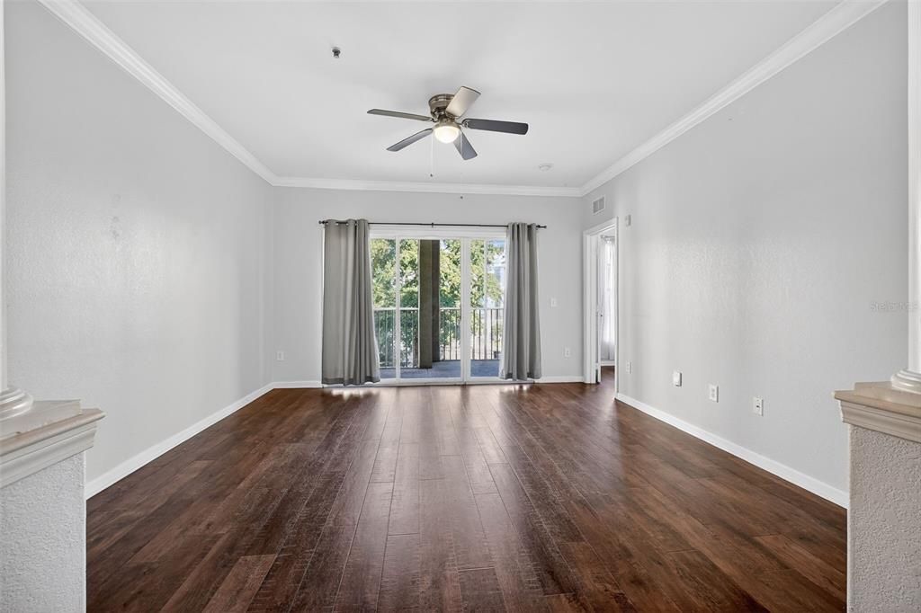 For Sale: $189,000 (2 beds, 2 baths, 1100 Square Feet)