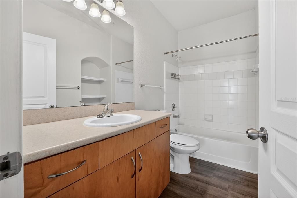 For Sale: $189,000 (2 beds, 2 baths, 1100 Square Feet)