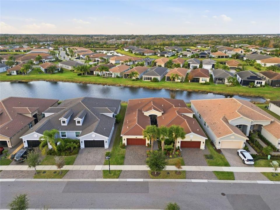 For Sale: $350,000 (2 beds, 2 baths, 1648 Square Feet)