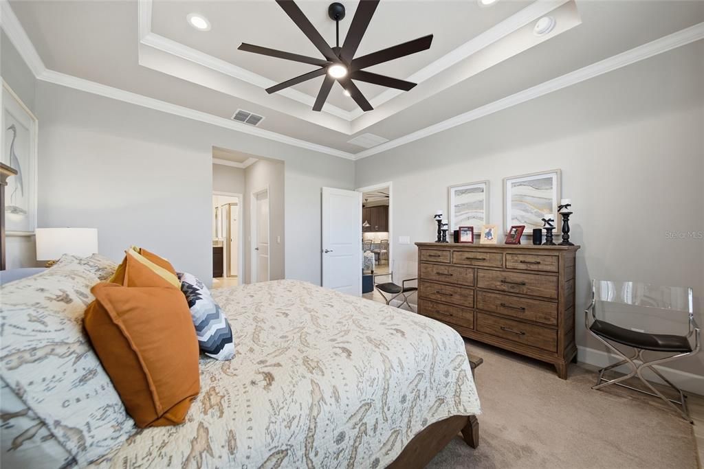 For Sale: $350,000 (2 beds, 2 baths, 1648 Square Feet)