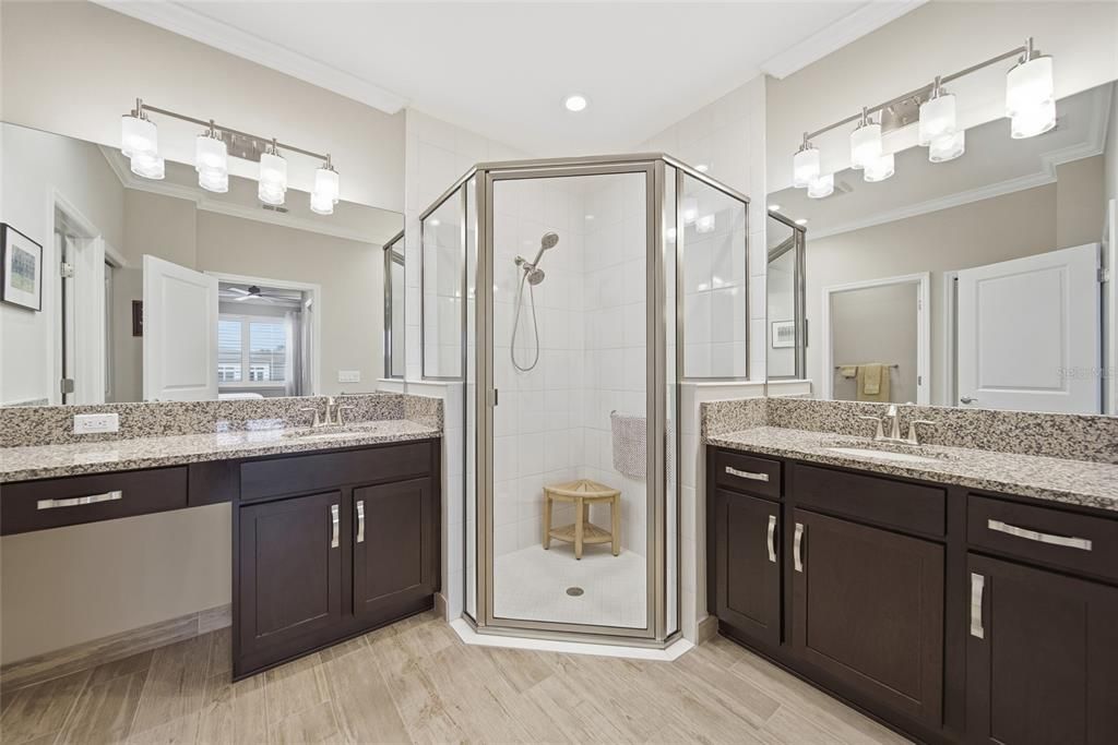 For Sale: $350,000 (2 beds, 2 baths, 1648 Square Feet)