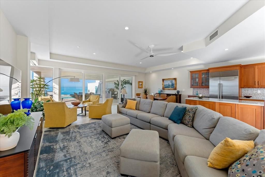 На продажу: $2,100,000 (3 спален, 3 ванн, 3029 Квадратных фут)