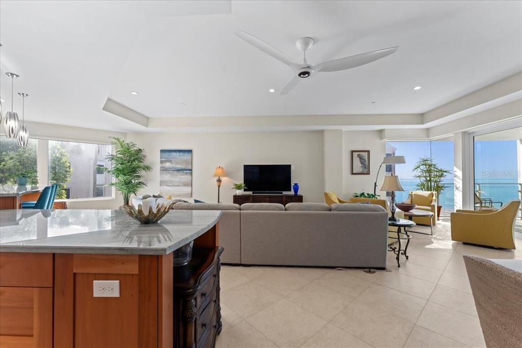 На продажу: $2,100,000 (3 спален, 3 ванн, 3029 Квадратных фут)