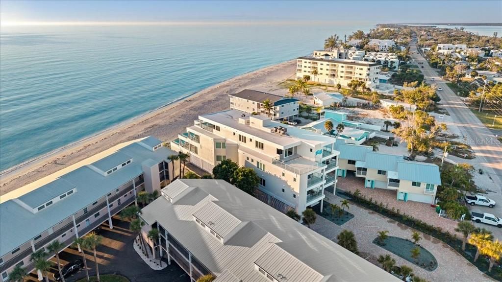 На продажу: $2,100,000 (3 спален, 3 ванн, 3029 Квадратных фут)