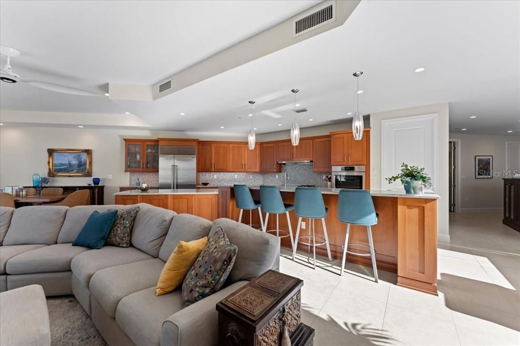 На продажу: $2,100,000 (3 спален, 3 ванн, 3029 Квадратных фут)