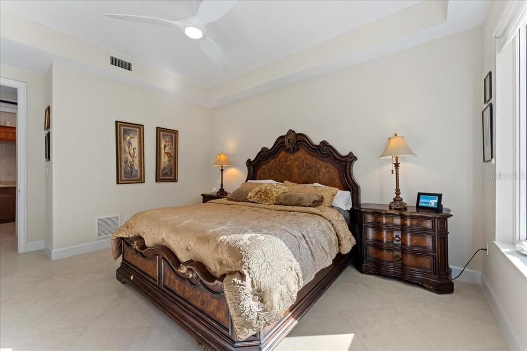 На продажу: $2,100,000 (3 спален, 3 ванн, 3029 Квадратных фут)