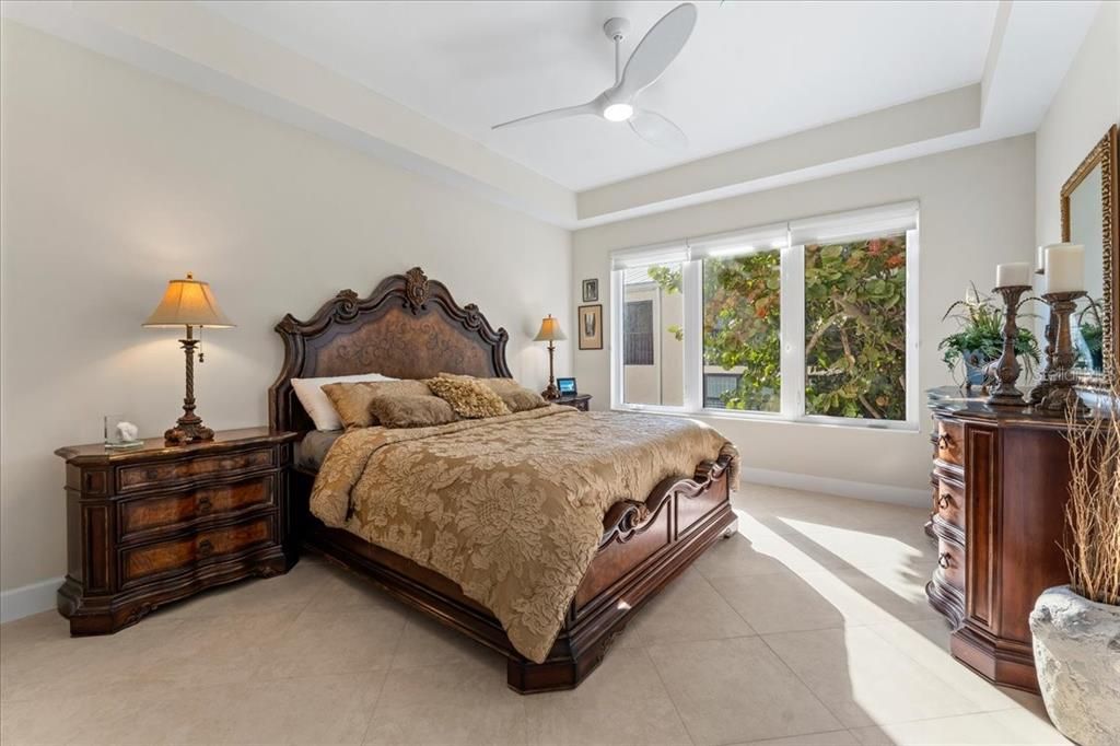 На продажу: $2,100,000 (3 спален, 3 ванн, 3029 Квадратных фут)