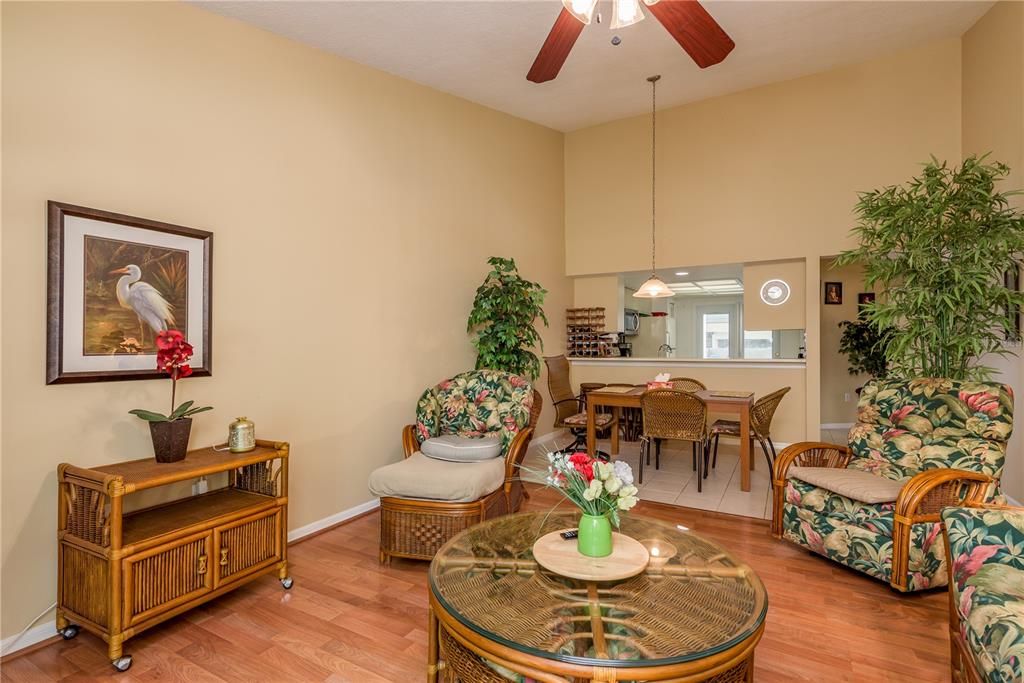 For Sale: $315,000 (3 beds, 2 baths, 1280 Square Feet)