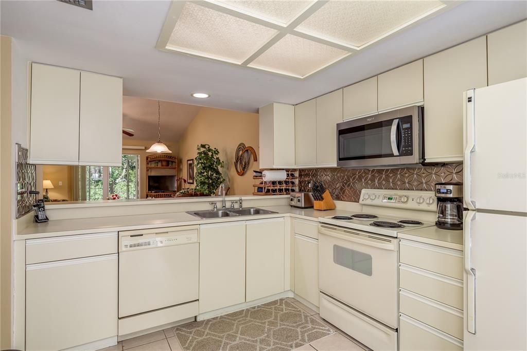 For Sale: $315,000 (3 beds, 2 baths, 1280 Square Feet)