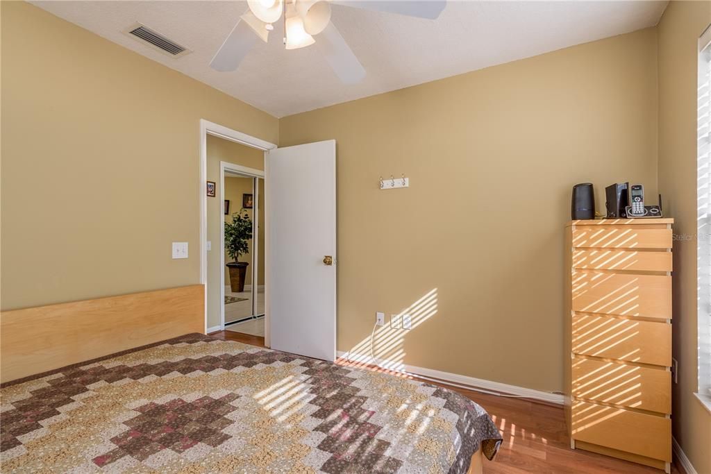 For Sale: $315,000 (3 beds, 2 baths, 1280 Square Feet)