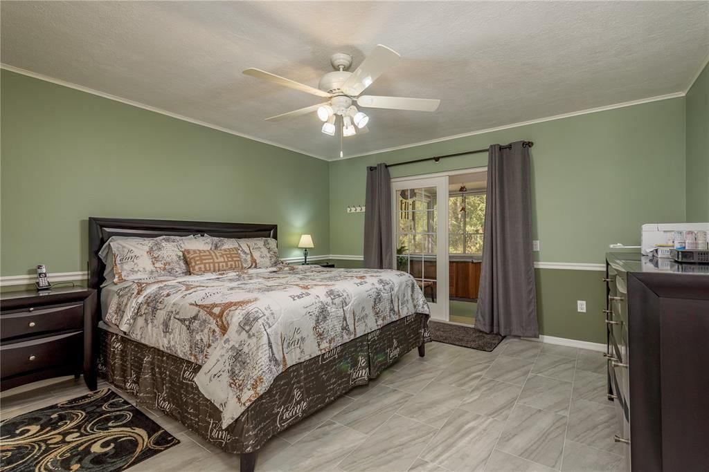 For Sale: $315,000 (3 beds, 2 baths, 1280 Square Feet)