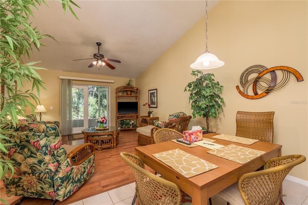 For Sale: $315,000 (3 beds, 2 baths, 1280 Square Feet)
