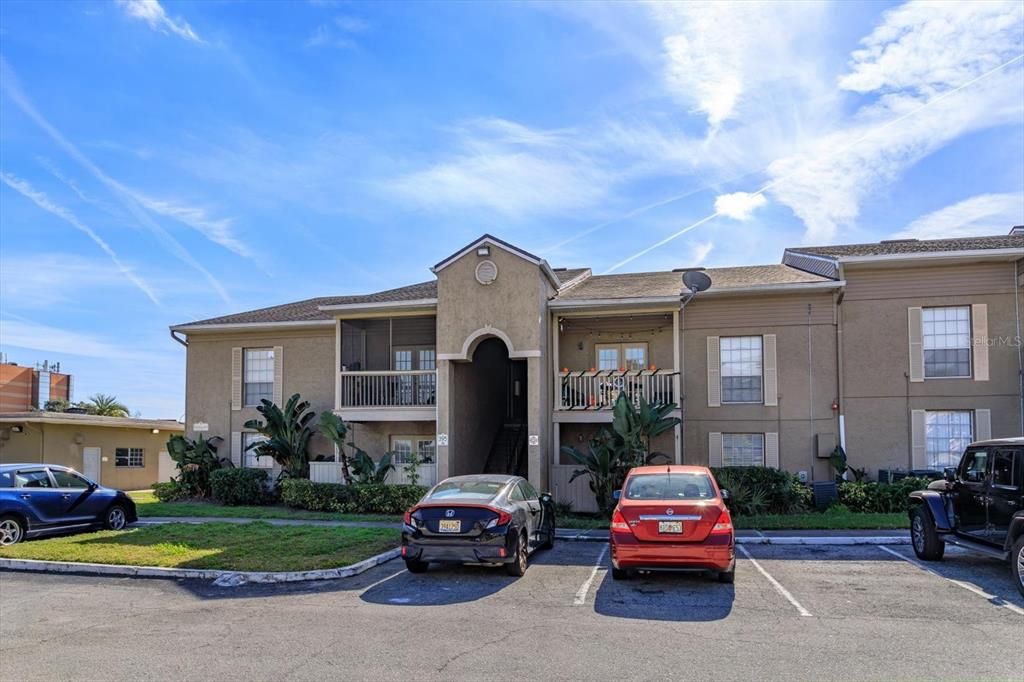 Active With Contract: $140,000 (2 beds, 2 baths, 984 Square Feet)