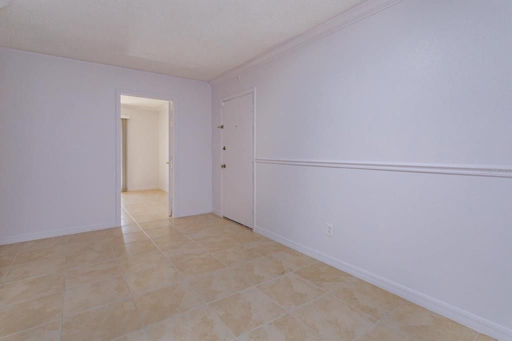 Active With Contract: $140,000 (2 beds, 2 baths, 984 Square Feet)