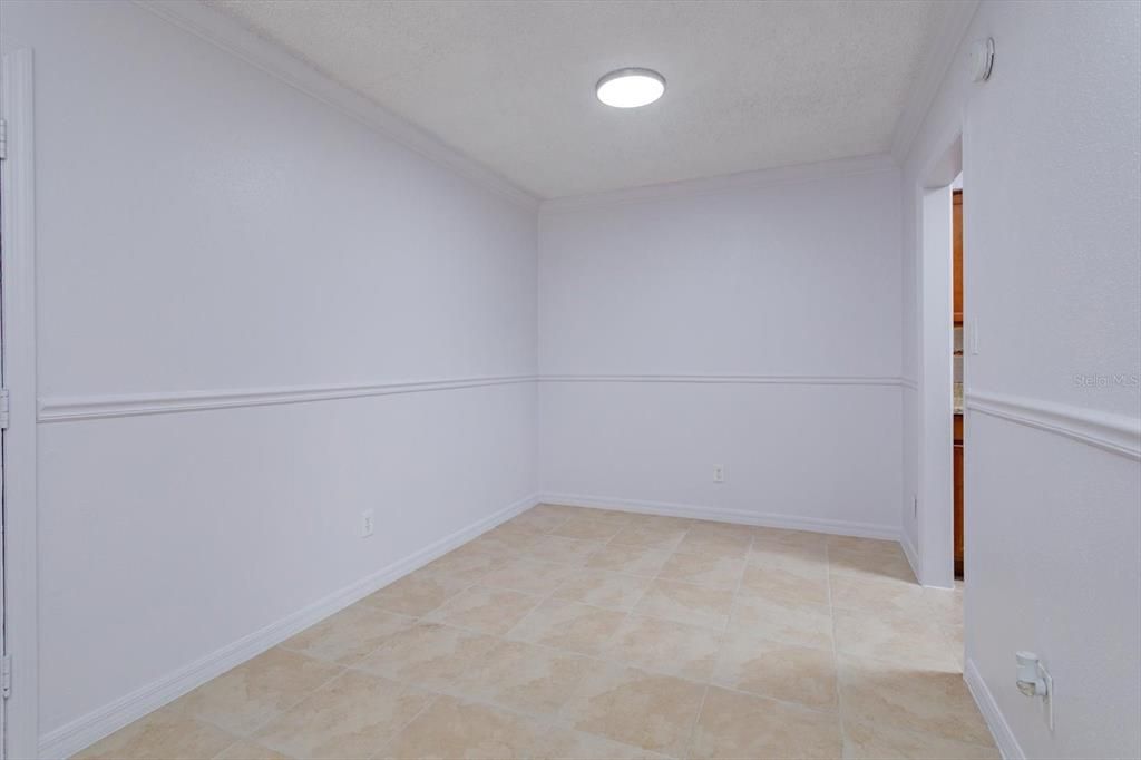 Active With Contract: $140,000 (2 beds, 2 baths, 984 Square Feet)