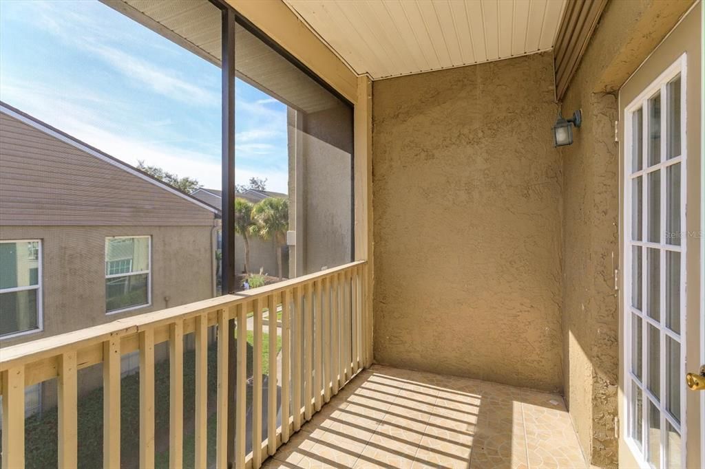 Active With Contract: $140,000 (2 beds, 2 baths, 984 Square Feet)