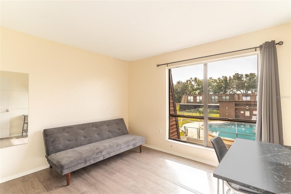 En Venta: $197,990 (4 camas, 2 baños, 1730 Pies cuadrados)