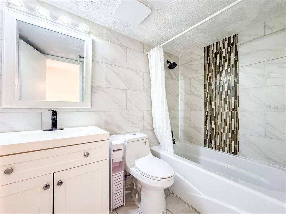 En Venta: $197,990 (4 camas, 2 baños, 1730 Pies cuadrados)