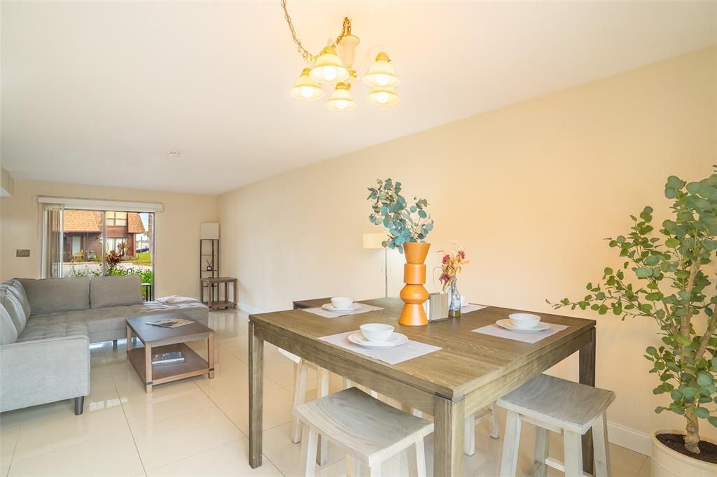 En Venta: $197,990 (4 camas, 2 baños, 1730 Pies cuadrados)