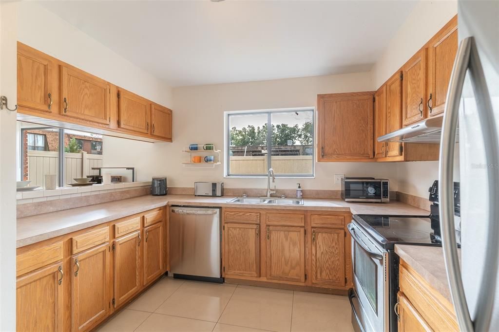 En Venta: $197,990 (4 camas, 2 baños, 1730 Pies cuadrados)
