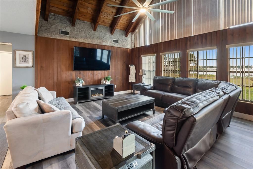 For Sale: $475,000 (3 beds, 2 baths, 2299 Square Feet)