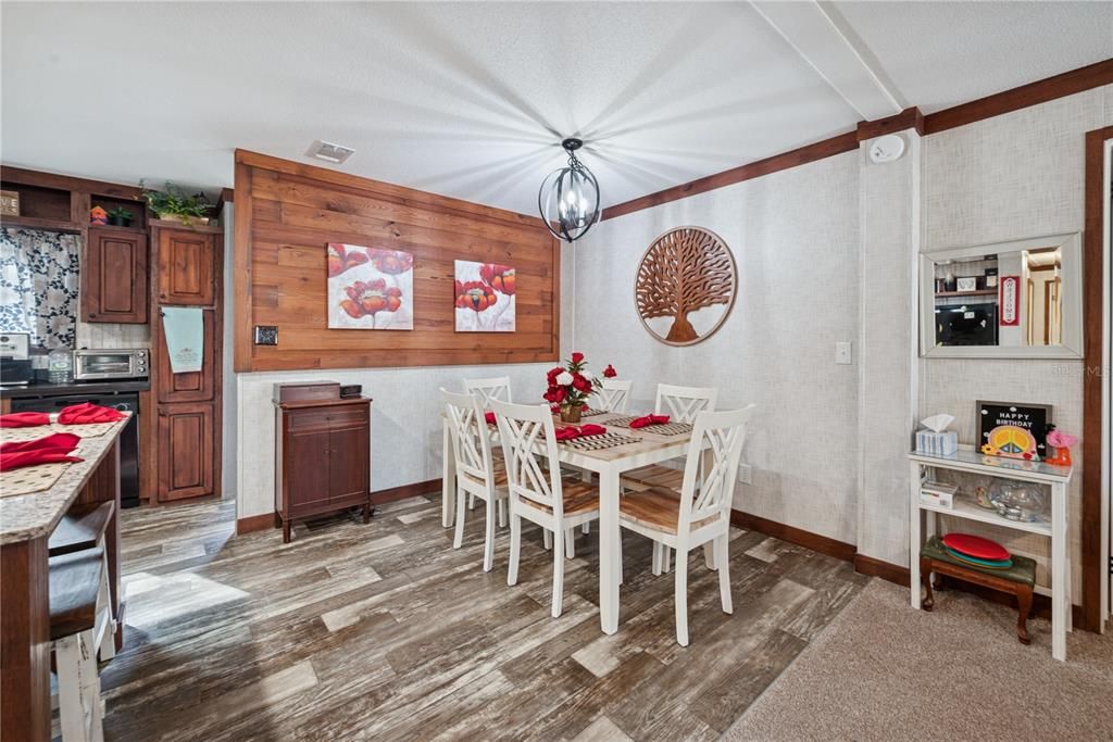 For Sale: $214,900 (4 beds, 2 baths, 1560 Square Feet)