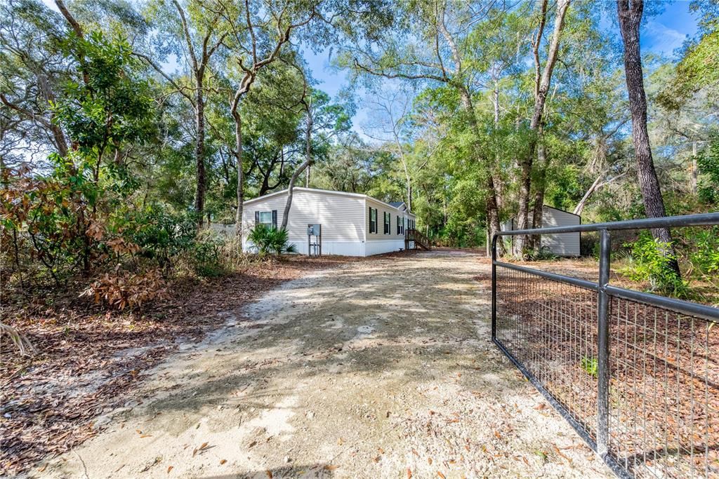 For Sale: $214,900 (4 beds, 2 baths, 1560 Square Feet)