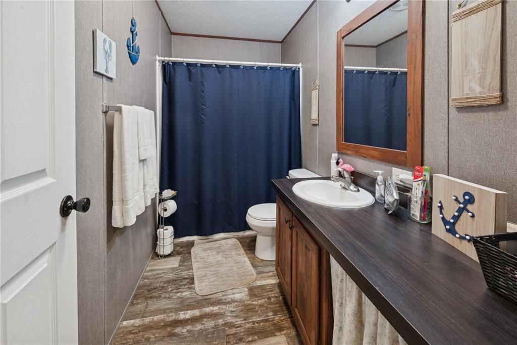 For Sale: $214,900 (4 beds, 2 baths, 1560 Square Feet)