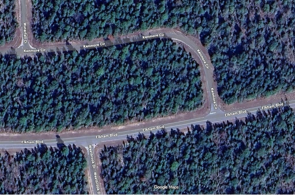 待售: $7,900 (0.39 acres)