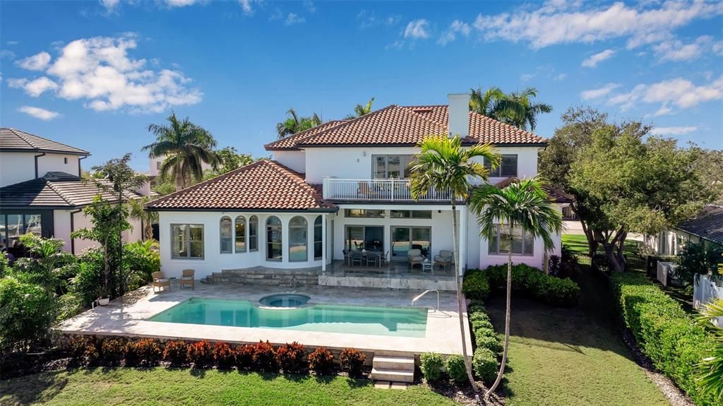 Activo con contrato: $5,985,000 (4 camas, 4 baños, 5310 Pies cuadrados)