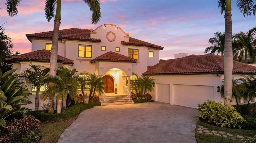 Activo con contrato: $5,985,000 (4 camas, 4 baños, 5310 Pies cuadrados)